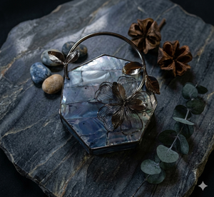 Mini Cadena Elegante para Fiesta de Mujer con Adornos de Metal, Resina, Piedras, Bordados y Perlas - Product Image 1