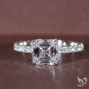 Anillo de Compromiso con Diamante Cultivado en Laboratorio, Corte Asscher de 2 Quilates, Certificado por IGI |   Anillo de oro macizo de 10 quilates con halo oculto - Product Image 1