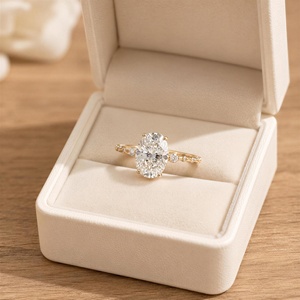 Anillo de Compromiso Solitario con Diamante Cultivado en Laboratorio Certificado por IGI, Corte Ovalado Clásico en Oro, con Engaste de Burbuja Flotante - Product Image 4