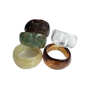 Bracelets en résine haut de gamme faits à la main pour femmes, finition brillante élégante, légers, imperméables, bijoux de mode - Product Image 2