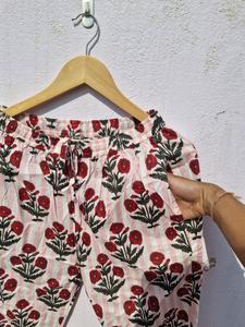 Conjunto de Pijama de Algodón con Estampado Floral para Mujer |   Traje de Dormir Indio a Rayas Hecho a Mano |   Ropa de Casa de Muselina Suave - Product Image 6