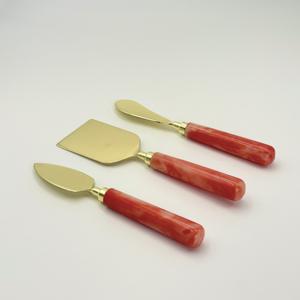 Utensilios de Queso de Acero Inoxidable Ecológicos de Diseño con Mangos de Resina Hechos a Mano, Aptos para Lavavajillas, para Tablas de Charcutería Contemporáneas - Product Image 4