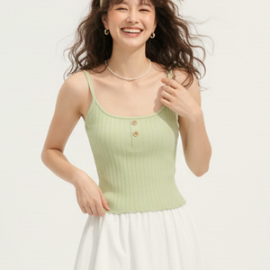 เสื้อกล้ามผู้หญิงแบบถักลายริบติดกระดุมด้านหน้า ผ้าระบายอากาศน้ำหนักเบา เสื้อแขนกุดลำลองสำหรับการผลิตเสื้อผ้าแบบ OEM - Product Image 1