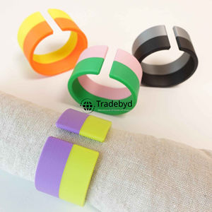 Anneaux de serviette de table élégants faits à la main en résine, écologiques, durables, décoration de table classique par Tradebyd - Product Image 3