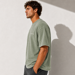 T-shirt décontracté pour homme en coton, couleur olive unie, col rond, manches courtes, coupe classique - Product Image 1