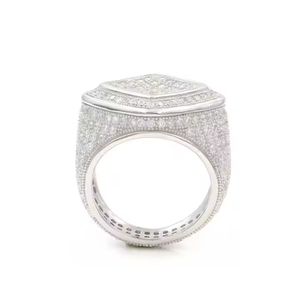 Anillo de Sello de Lujo con Diamantes en Halo Cuadrado - Product Image 1