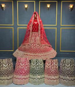 Lehenga de mariée en velours certifié, lourd, avec des broderies complètes, des détails complets, une grande ampleur et six couleurs pour les mariages et les occasions festives - Product Image 3