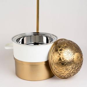 Plat de service de luxe de style arabe en or avec couvercle ajouré découpé au laser du Moyen-Orient et support métallique pour réceptions de mariage - Product Image 5