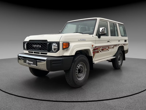 โตโยต้า แลนด์ ครุยเซอร์ GRJ76 4.0L V6 4x4 2024 – รถเอสยูวีออฟโรดสุดแกร่ง - Product Image 4