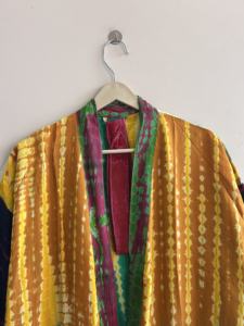 Kimono vintage de seda suave y cómodo, hecho a mano, teñido a mano, bata larga, pareo de playa - Product Image 2