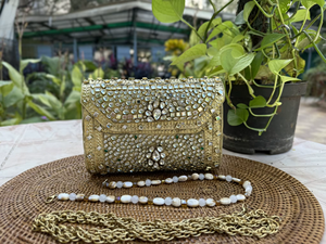 Pochette en métal Kundan, sac à main de soirée traditionnel orné pour femme, idéal pour mariage, fête, occasions ethniques et festives - Product Image 5
