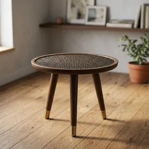 Ronde houten rieten tafel met messingpootjes, handgemaakt rustiek meubilair voor woonkamer, slaapkamer en entree. - Product Image 2