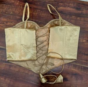 Blusa estilo corsé de satén plateado con copas acolchadas - Product Image 2