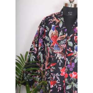 Peignoir d'hiver léger et thermique fait main en Inde, kimono en coton floral bohème avec imprimé oiseaux, tissu tissé - Product Image 4