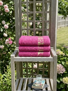 Serviette de bain de luxe Jacquard avec logo personnalisé, serviette de toilette, serviette de bain rose foncé en coton, serviettes d'hôtel en coton égyptien 400 GSM OEKO-TEX - Product Image 6