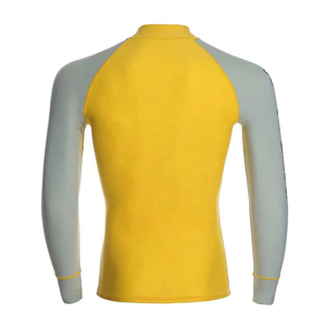 Rashguard MMA BJJ de haute qualité avec graphismes sublimés durables, coupe ajustée, logo frontal, version à deux manches pour femmes - Product Image 2