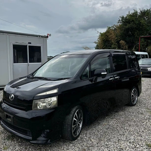 Toyota Voxy Mini Wagon 2022 Usado, Transmisión Automática, Interior Oscuro, Asientos de Cuero, Neumáticos R17, Gasolina, Volante a la Derecha - Product Image 1