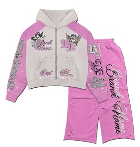 Conjunto de Sudadera con Capucha y Pantalones Acampanados Personalizados de Fabricante, Estilo Streetwear, con Lavado Ácido, Estampado DTG y Pedrería, Traje Deportivo Corto - Product Image 5