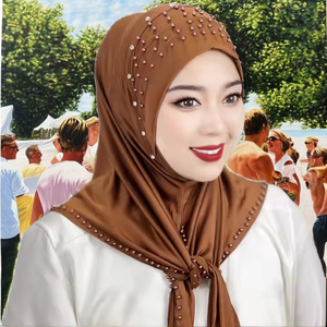 Hiyab de Seda Suave de Alta Calidad para Mujer Musulmana, Diseño Cuadrado, Logotipo Personalizado, Ecológico, Transpirable y Antibacteriano - Product Image 3