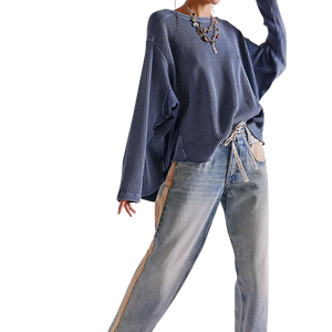 Camiseta de Manga Larga con Cuello Redondo y Logotipo Personalizado, Estilo Casual, Tejido Waffle Grueso de 210 g/m², 100% Algodón, Corte Holgado, Color Negro, para Mujer - Product Image 5