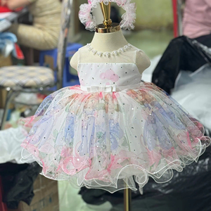 Vestido de Princesa para Niñas Bao Tran con Estampado de Personajes en Capas, Mangas Farol, Dobladillo Enrollado, Transpirable y Ecológico, 100% Algodón - Product Image 1