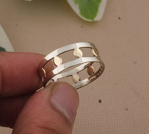 Anillo de Estilo Vintage con Incrustaciones de Plata 925, Engaste de Bisel, Acabado Texturizado, Diseño Cruzado Simple para Hombre, Idea de Regalo Cristiano, Boda, Fiesta - Product Image 2
