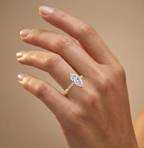 Bague de fiançailles luxueuse en or rose 10K avec diamant de laboratoire taille marquise 3.00 CTW - Product Image 5