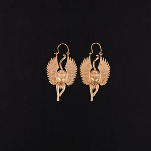 Boucles d'oreilles créoles tendance en laiton plaqué or, motif panthère ailée, taille 75x38MM - Product Image 2