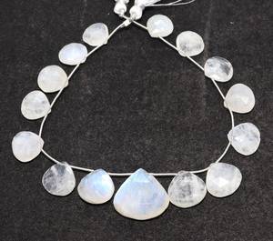 Cuentas facetadas de piedra lunar arcoíris blanca natural AAA en forma de corazón de 14 a 15 mm, cuentas de piedras preciosas arcoíris, hilo de 10 pulgadas por mayorista - Product Image 1