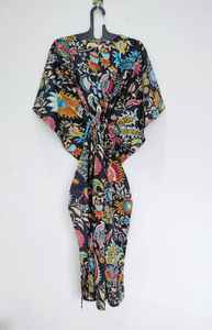 Robe kimono kaftan en coton indien, faite à la main, paréo de plage, coupe ample et confortable, robe d'été pour femmes - Product Image 5