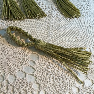 Anneau de serviette en macramé vert simple pour la décoration de table à manger à la maison, accessoire élégant pour la mise en scène de la table de cuisine, vente en gros depuis l'Inde - Product Image 4