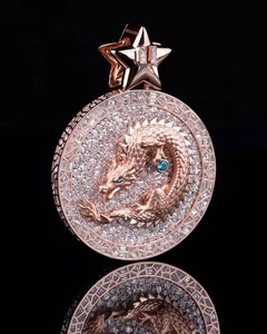 Colgante Circular con Forma de Dragón, con Incrustaciones de Diamantes Moissanite de Corte Redondo, Estilo Hip Hop, Dos Tonos, Plata 925, Joyería para Hombre - Product Image 1