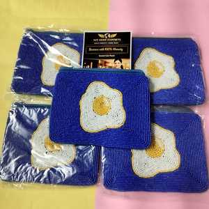 กระเป๋าใส่เหรียญประดับลูกปัด ลายไข่ดาวสีน้ำเงิน งานแฮนด์เมด ปิดด้วยซิป สายคล้องข้อมือ ขนาดมินิ สำหรับทุกเพศ ดีไซน์แปลกใหม่ - Product Image 1