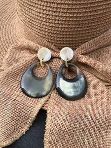 Pendientes Elegantes y Modernos Hechos a Mano con Cuerno de Búfalo, Ecológicos y Personalizables, Ideales para Bodas - Product Image 2