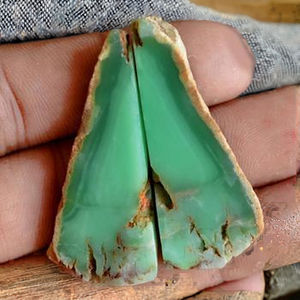 หินแกะสลักรูปทรงไม่สม่ำเสมอ คริสตัลธรรมชาติสีเขียว ลาบราดอไรต์ สำหรับทำเครื่องประดับ DIY - Product Image 1