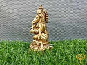 Grande statue de dieu en laiton |   Décoration de Temple Artisanale Moderne en Métal, Artisanat Durable et Artistique, Dieu Hindou de la Chance, pour Table de Maison - Product Image 2