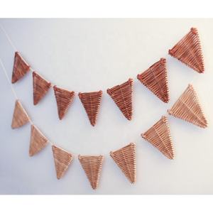 Guirlande de drapeaux tissés à la main en rotin naturel pour enfants, style bohème, décoration de chambre d'enfant - Product Image 1