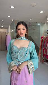 Conjunto de Kurti Sharara en azul agua y rosa de diseñador con dupatta |   Traje Étnico de Fiesta con Bordado Intenso - Product Image 3