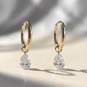 Boucles d'oreilles classiques en diamant taille princesse pour femmes, bijoux fins en or pour mariage, disponibles au meilleur prix compétitif - Product Image 3