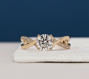 Anillo de Diamante Cultivado en Laboratorio de 1.1 Quilates, Corte Redondo, Oro Amarillo de 14K, VVS2, Certificado IGI, Anillo de Compromiso Infinito, Venta al Por Mayor OEM - Product Image 1