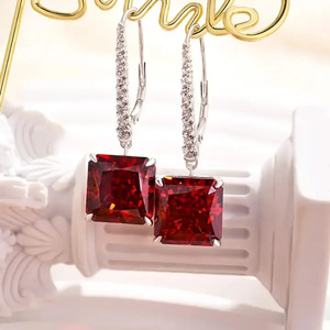 Pendientes de Lujo con Moissanita 925 y Rubí Corte Radiante en Plata de Ley Bañada en Oro Blanco, 8.0 Quilates, para Aniversario de Bodas - Product Image 6