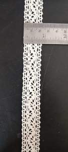 Dentelle Crosiya de qualité supérieure avec un élégant motif crocheté fait main pour les vêtements ethniques et de mode. - Product Image 2