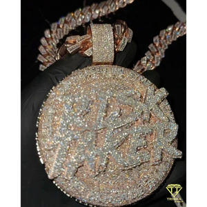 Collar con Colgante Personalizado de Lujo con Diamante Moissanite VVS y Acabado de Diseño - Product Image 5