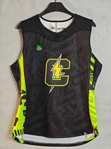Maillot de netball sans manches PUFFIN SPORTS à col en V, imprimé par sublimation, évacuation de l'humidité, 100 % polyester, coupe athlétique pour adulte - Product Image 1