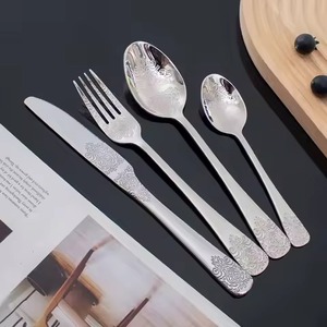 Ensemble de couverts en métal pour une expérience culinaire élégante, cuillère, fourchette, couteau en acier inoxydable, ensemble de couverts élégants, essentiels de cuisine - Product Image 1