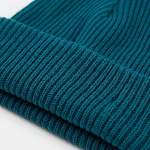 Gorro de Punto de Calidad, Cálido, Cómodo y Duradero, Ideal para Uso Diario, Actividades al Aire Libre y Estilo de Vida - Product Image 3