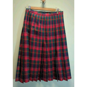 Jupe plissée en laine à carreaux écossais rouges vintage pour femme avec boutons - Product Image 4