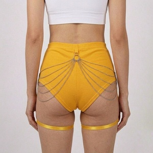Shorts de mezclilla ajustados para mujer con cinturón, estilo pantalón corto - Product Image 4