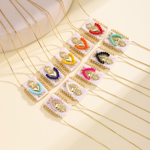 Collier Sacré-Cœur et Chapelet Plaqué Or, Bijou Religieux, Pendentif en Tissu Tressé, Personnalisé, Hypoallergénique, Collier Tendance - Product Image 2