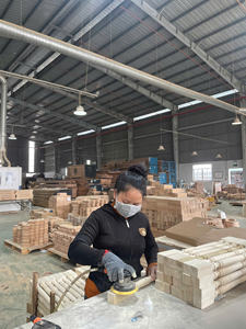 Poste de Escalera de Álamo Duradero y Ecológico 4075, Fabricación Disponible, Certificado FSC, Modelo Personalizado, Piezas para Escaleras - Product Image 6